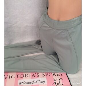 Victoria’s Secret Sport Legging